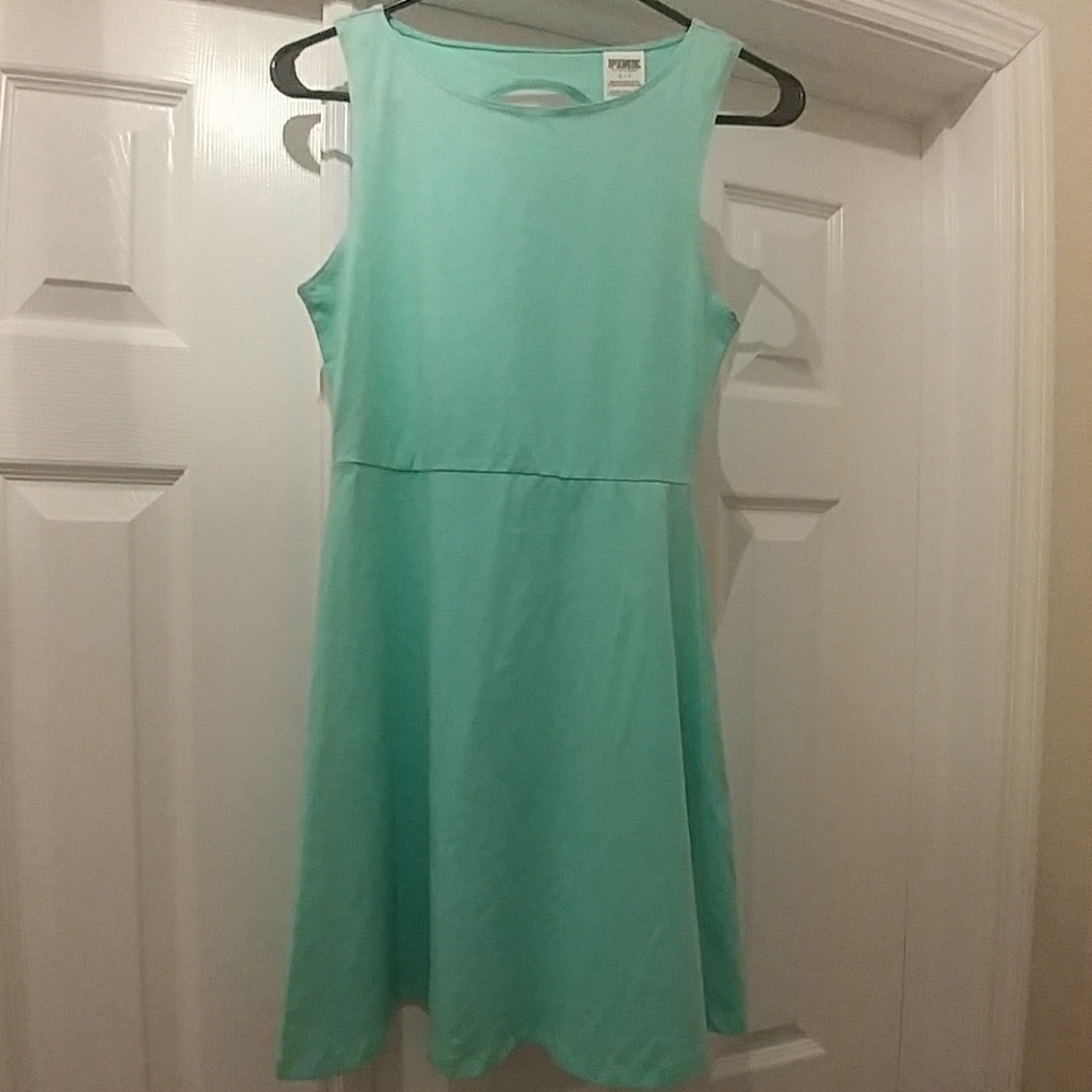 ❄SALE❄PINK mint green cutout skater - Picture 2 of 7